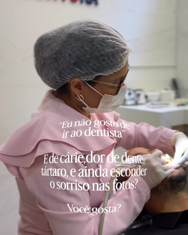 Dra. Kamila atendendo paciente na Odonto KA com mensagem sobre medo de ir ao dentista